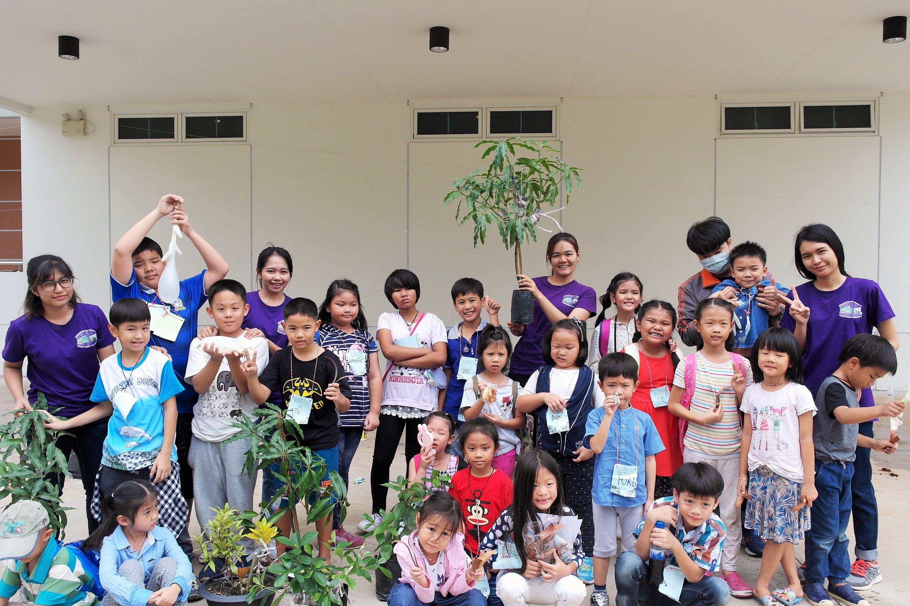 ภาพบรรยากาศกิจกรรม One Day Camp ครั้งที่ 12 “รักเรา รักษ์โลก: ตอนกิ่ง ทำกล้า”